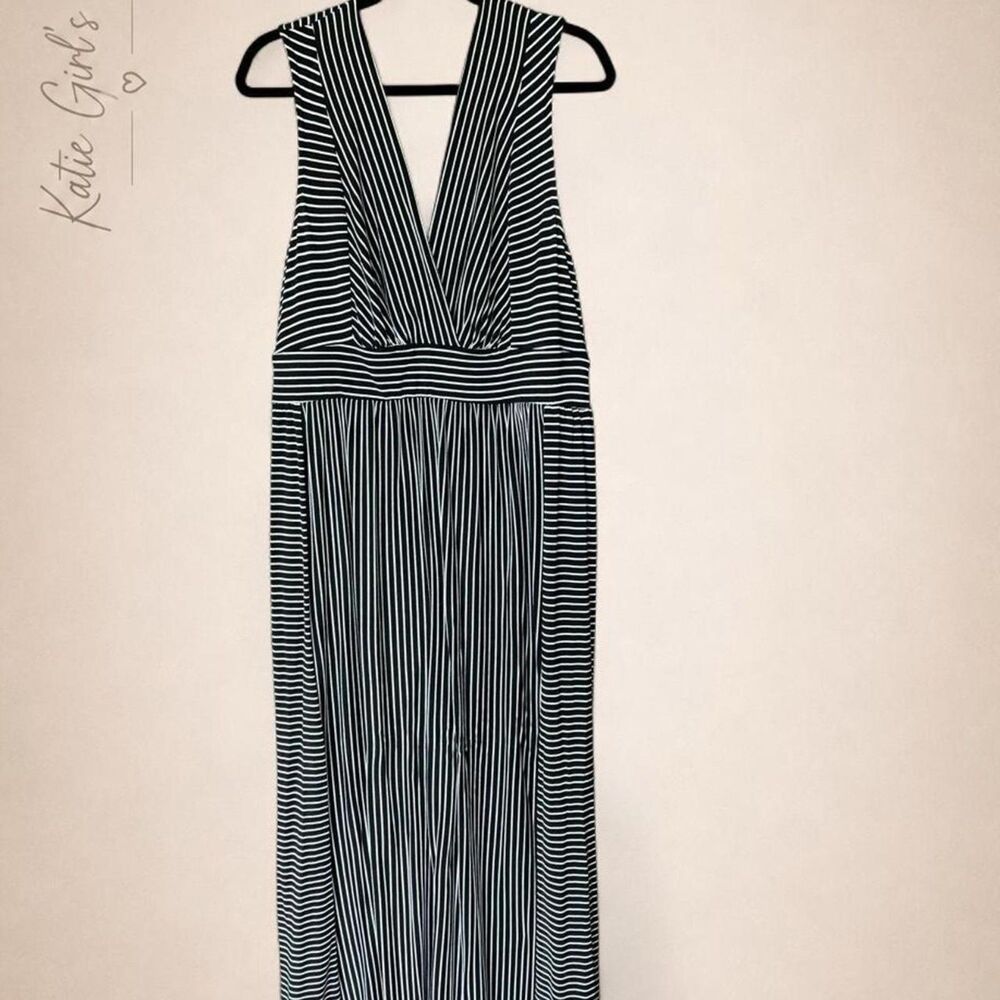 Forever 21+ Black White Stripe Maxi Dress XL Sleeveless Empire Waist V-Neck